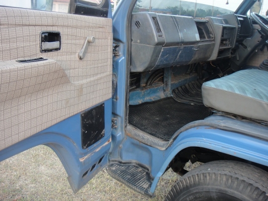 ขาย  ISUZU NPR 115 แรง เกียร์สั้น เอฟหลัง ( ห้างแท้ )