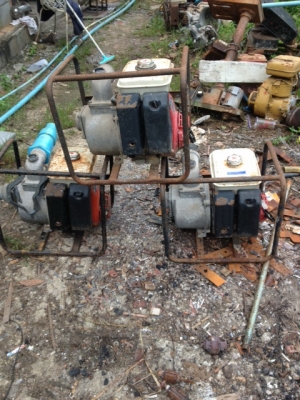 ขายเหมาเครื่องสูบน้ำฮอนด้า 5.2 แรงมีทั้งหมด 3 เครื่องครับ ขนาด 3 นิ้วเครื่อง ฮอนด้า 5.2  แรง ทิ้งไว้นานสตาสไม่ติดครับต้องนำไปเช็คอีกทีครับ  ราคานี้คุ้มครับ