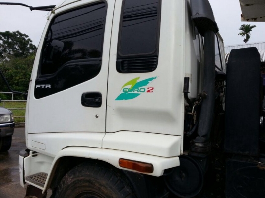 รถอีซูซุ 6 ล้อดั้ม  200 แรงม้า ปี 47  ( รถวิ่ง 13x,xxx กม. )    สนใจติดต่อ 081 - 6079515