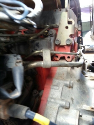 รถอีซูซุ 6 ล้อดั้ม  200 แรงม้า ปี 47  ( รถวิ่ง 13x,xxx กม. )    สนใจติดต่อ 081 - 6079515