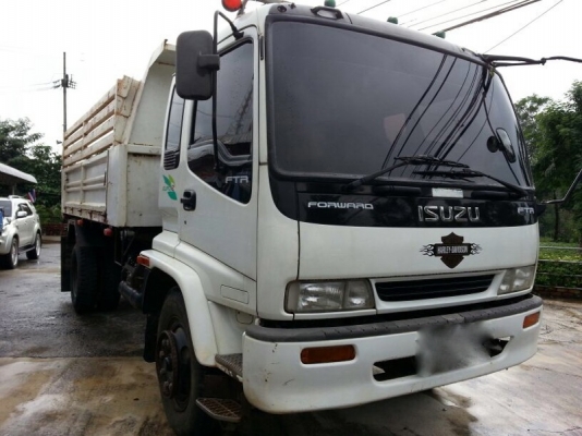 รถอีซูซุ 6 ล้อดั้ม  200 แรงม้า ปี 47  ( รถวิ่ง 13x,xxx กม. )    สนใจติดต่อ 081 - 6079515