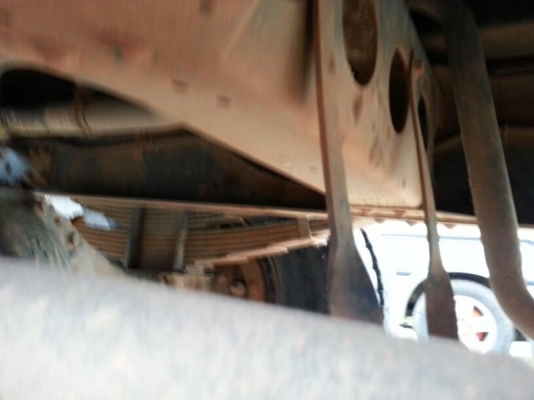 รถอีซูซุ 6 ล้อดั้ม  200 แรงม้า ปี 47  ( รถวิ่ง 13x,xxx กม. )    สนใจติดต่อ 081 - 6079515