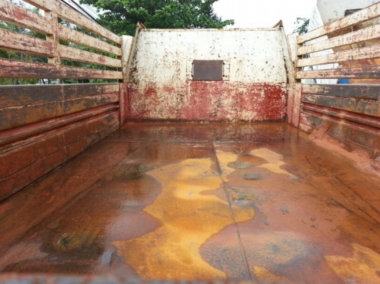 รถอีซูซุ 6 ล้อดั้ม  200 แรงม้า ปี 47  ( รถวิ่ง 13x,xxx กม. )    สนใจติดต่อ 081 - 6079515