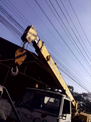 รถฮีโน่ 6 ล้อ ติดเครน 8 ตัน. KM777  117 แรงม้า.  สนใจติดต่อ 081 - 6079515