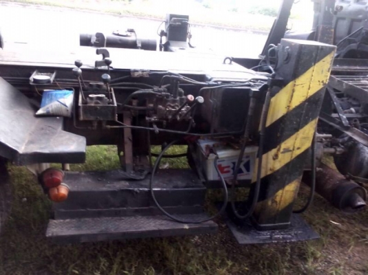 รถฮีโน่ 6 ล้อ ติดเครน 8 ตัน. KM777  117 แรงม้า.  สนใจติดต่อ 081 - 6079515