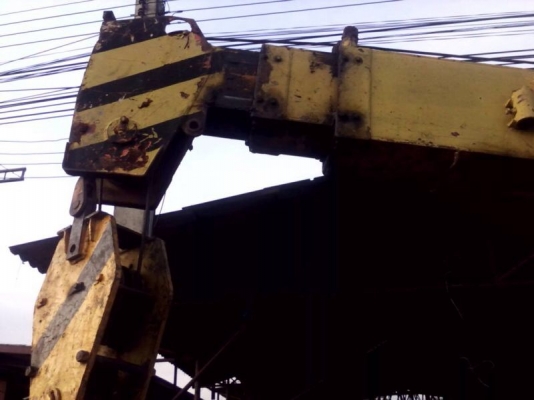 รถฮีโน่ 6 ล้อ ติดเครน 8 ตัน. KM777  117 แรงม้า.  สนใจติดต่อ 081 - 6079515