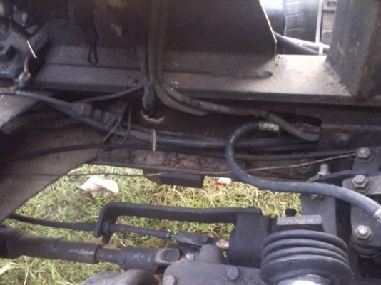 รถฮีโน่ 6 ล้อ ติดเครน 8 ตัน. KM777  117 แรงม้า.  สนใจติดต่อ 081 - 6079515