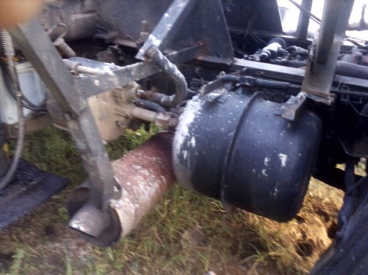 รถฮีโน่ 6 ล้อ ติดเครน 8 ตัน. KM777  117 แรงม้า.  สนใจติดต่อ 081 - 6079515