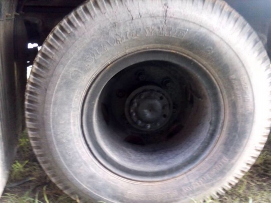 รถฮีโน่ 6 ล้อ ติดเครน 8 ตัน. KM777  117 แรงม้า.  สนใจติดต่อ 081 - 6079515