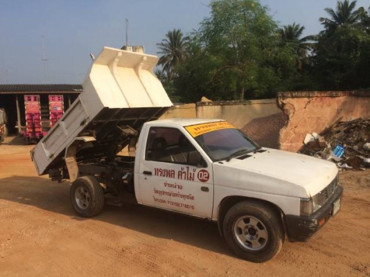 ขายรถกระบะ NISSAN BIG M ติดตั้งระบบดัมพ์ สนใจติดต่อ 081-2990958