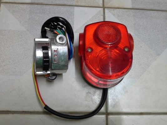 ขายสวิทซ์+ไฟท้าย (ขายแล้วครับ)