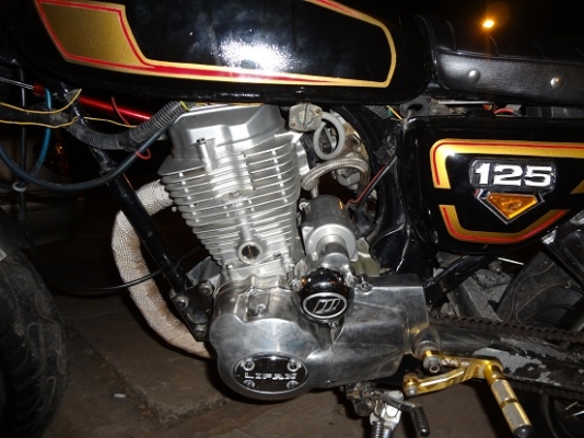 ... เปิดตัว CG250 คาเฟ่ สตาร์ทมือ แต่งประกวด เครื่อง Lifan250 / เบาะตูดมด... ... เปิดตัว CG250 คาเฟ่ สตาร์ทมือ แต่งประกวด เครื่อง Lifan250 / เบาะตูดมด...