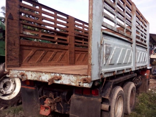 รถอีซูซุ 10 ล้อ รั้ว FVZ เปลื่ยนเครื่อง  230 แรงม้า  ( ขายแม่ลูก. )  สนใจติดต่อ 081 - 6079515