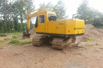 รถขุด KOMATSU PC100-3