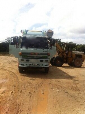 รถอีซูซุ 10 ล้อดั้ม FXZ 240 แรงม้า  ( นางฟ้าแท้. )  สนใจติดต่อ 081 - 6079515