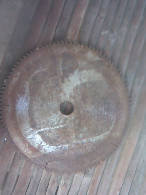 ใบเลื่อยครับเป็นแบบคาบายครับมีหลายขนาดครับ 12-14  นิ้ว  และ 17.5  นิ้วครับ   บางขนาดใส่กับตัวตัดไฟเบอร์ตัดเหล็กได้ครับราคานี้คุ้มมากครับ