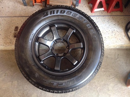 เเม็กมือสอง ขอบ17 ลาย RT7 6รู139กว้าง8 ออฟ20 พร้อมยาง Bridgestone 265/65/17