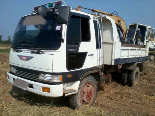 **700,000 บ.ต่อรอง**ขาย6ล้อดั๊มดินสวยๆ HINO KR300 วางเครื่องHO7C 185HP วางหัวสิงไฮเทค (ลงเล่มครบ) เครื่องดีแน่น แรง ช่วงล่างคัสซีสวยไม่ปะไม่ดาม กระบะดั๊มเหล็ก6ตันยิงหน้าสภาพสวย พื้นดีข้างดี ไม่ผุ หัวสวยภายในสวยคอนโซลครบ พ.พาวเวอร์ เบรคลม ยาง8.25ขอบ20สวย6เ