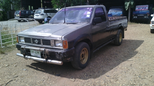 ขายNissan BigMเครื่องขาว ทะเบียนไม่ขาดต่อเอกสารชุดโอนครบ