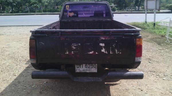 ขายNissan BigMเครื่องขาว ทะเบียนไม่ขาดต่อเอกสารชุดโอนครบ