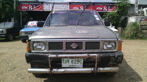 ขายNissan BigMเครื่องขาว ทะเบียนไม่ขาดต่อเอกสารชุดโอนครบ