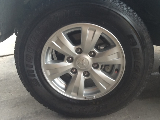 ล้อเดิม triton พร้อมยาง ปี12