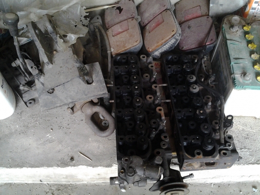 ต้องการขายฝาสูบ4เจบี2ราคา3500และข้อเวี่ยง4เจบี2ราคา3500ราคาเบาๆสนใจติดต่อด่วน