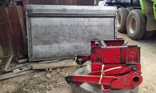 ขายฝาท้ายไฮดรอลิค พร้อมใช้งาน