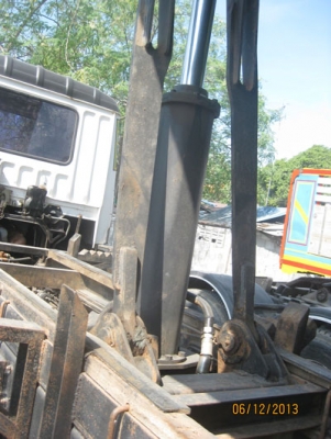 ขายหลง TD เครื่อง 6D16 195 แรง สองเพลาดั้ม สวยพร้อมใช้ โทร 088-450127