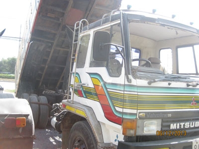 ขายหลง TD เครื่อง 6D16 195 แรง สองเพลาดั้ม สวยพร้อมใช้ โทร 088-450127