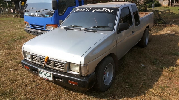 ***ขายแล้วครับขอบคุณ Truck2hand ขายกระบะแค็ป NISSAN BIG-M จอเหลี่ยม ปี 37/94 เครื่องBD25 ฝาแดง แรง ประหยัด แน่นๆไม่หลวมไม่เยิ้ม  แอร์ พร้อม ภายในสวย เบาะขาดนิดๆ คอนโซลครบ เครื่องเสียงดังดี ช่วงล่างปึ๊ก ไม่ส่ายไม่เลื้อย คัสซีสวยเดิม ไม่ผุไม่ดาม ล้อแม็ก ยาง