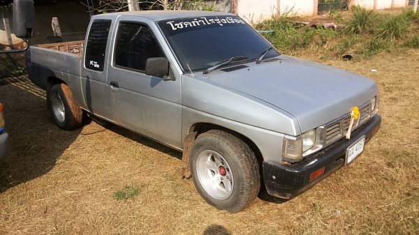 ***ขายแล้วครับขอบคุณ Truck2hand ขายกระบะแค็ป NISSAN BIG-M จอเหลี่ยม ปี 37/94 เครื่องBD25 ฝาแดง แรง ประหยัด แน่นๆไม่หลวมไม่เยิ้ม  แอร์ พร้อม ภายในสวย เบาะขาดนิดๆ คอนโซลครบ เครื่องเสียงดังดี ช่วงล่างปึ๊ก ไม่ส่ายไม่เลื้อย คัสซีสวยเดิม ไม่ผุไม่ดาม ล้อแม็ก ยาง