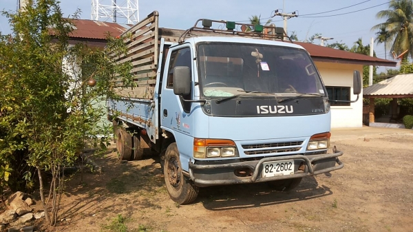 **560,000 บ.ต่อรอง**ขาย6ล้อเดิมๆบางๆ ISUZU NPR120 NPR66LX5T ฝาขาวห้างแท้ปี39 เครื่องเดิมเกียร์เดิม4HF1 120แรง แน่นๆแรงดีไม่มีเยิ้ม ช่วงล่างFหลัง คัสซีสวยเดิมไม่มีปะไม่มีบวม สีมีลอกนิดๆแต่เดิม กระบะพื้นเหล็กคอกไม้สภาพดี พื้นสวย ยาว4.30ม. ฝาทึบมีผุบ้าง หัวบ