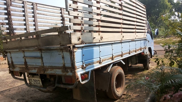 **560,000 บ.ต่อรอง**ขาย6ล้อเดิมๆบางๆ ISUZU NPR120 NPR66LX5T ฝาขาวห้างแท้ปี39 เครื่องเดิมเกียร์เดิม4HF1 120แรง แน่นๆแรงดีไม่มีเยิ้ม ช่วงล่างFหลัง คัสซีสวยเดิมไม่มีปะไม่มีบวม สีมีลอกนิดๆแต่เดิม กระบะพื้นเหล็กคอกไม้สภาพดี พื้นสวย ยาว4.30ม. ฝาทึบมีผุบ้าง หัวบ