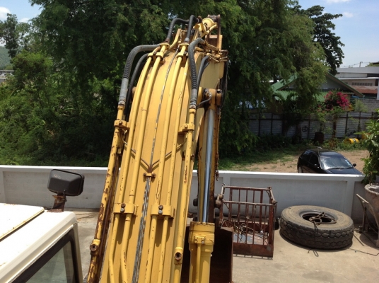 โปรโมชั่นปรองดอง!!! Komatsu PC150-5 หั่นราคา ถูกสุดๆ ภายในสิ้นปีนี้เท่านั้น