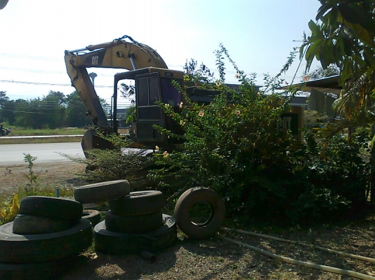 รถแบคโฮ CAT E200 B บูม อาร์มสวย ไม่ปะ รถสีเดิม ๆ รถใช้งานดีปกติ ราคาต่อรองได้เยอะครับ. รถแบคโฮ CAT E200 B บูม อาร์มสวย ไม่ปะ รถสีเดิม ๆ รถใช้งานดีปกติ ราคาต่อรองได้เยอะครับ.