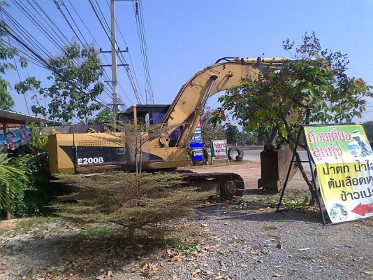 รถแบคโฮ CAT E200 B บูม อาร์มสวย ไม่ปะ รถสีเดิม ๆ รถใช้งานดีปกติ ราคาต่อรองได้เยอะครับ. รถแบคโฮ CAT E200 B บูม อาร์มสวย ไม่ปะ รถสีเดิม ๆ รถใช้งานดีปกติ ราคาต่อรองได้เยอะครับ.