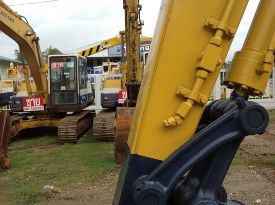 รถขุด PC60-5 เก่าญี่ปุ่น 6,xxx ชม. สภาพเยี่ยม เครื่องปั๊มดีมาก ต้องการไฟแนนซ์โทรมาคุยกันครับ www.tc-brothers.com