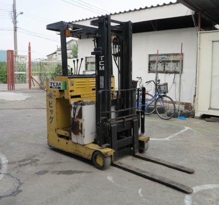 รถยกไฟฟ้าแบบยืนขับขนาด 1 ตัน เสาสูง 3 เมตร TCM FBRL10