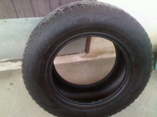 ขายยาง GoodYear ขนาด 265/65/17 ปี 2011  (4 เส้น/6000บาท) สนใจติดต่อคุณสมศักดิ์ โทร :0639628235