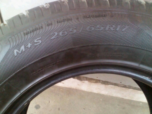 ขายยาง GoodYear ขนาด 265/65/17 ปี 2011  (4 เส้น/6000บาท) สนใจติดต่อคุณสมศักดิ์ โทร :0639628235