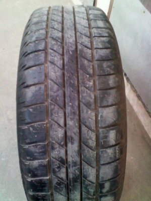 ขายยาง GoodYear ขนาด 265/65/17 ปี 2011  (4 เส้น/6000บาท) สนใจติดต่อคุณสมศักดิ์ โทร :0639628235