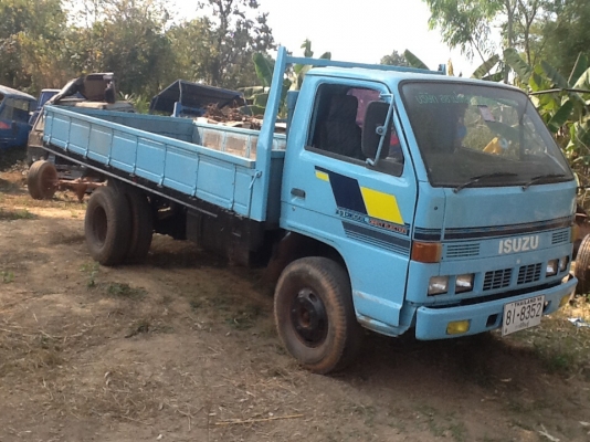 ขายครับISUZU. เครื่อง4Bd1 110hp เครื่องแน่นๆแคชชีพอไปวัดใด้ราคา229000ทะเบียนม79ครับ