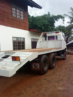 ขายแบคโฮ  pc 200-5  พร้อมเทเลอร์