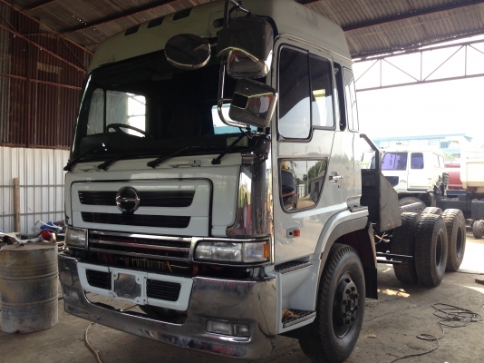 ขายหัวลากสิบล้อ HINO PROFIA 325 แรง เทอร์โบ อินเตอร์คลูเลอร์ เครื่อง K13C  มาใหม่พึ่งประกอบ ยังไม่เคยใช้งาน เอกสารเล่มทะเบียนพร้อมโอน หัวเก๋งโฉม ABS ตัว TOP หลังคาสูง ชุดแต่งโครเมี่ยมแท้ทั้งคัน ภายในหุ้มสักหลาดทั้งหัว แอร์ วิทยุครบ แอร์ระบบดิจจิตอน พร้อมเ