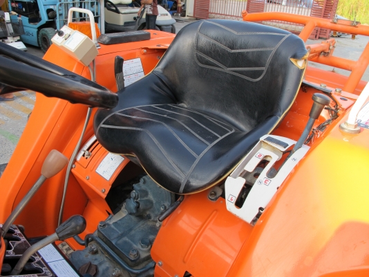 รถแทรกเตอร์ คูโบต้า L2002DT ขับเคลื่อน 4 ล้อ มือสองญี่ปุ่น