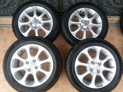 ขายล้อแม็กHONDA JAZZ 4 รู 100  15x6 พร้อมยาง   1 ชุด