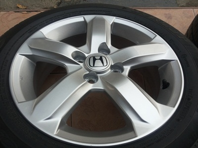 ขายล้อแม็กHONDA CITY 4 รู 100 15x5 1/2  พร้อมยาง 1 ชุด