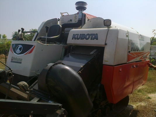 รถเกี่ยวข้าว DC70