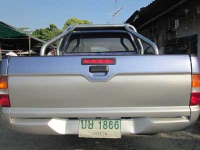 ขายมิตซูบิชิรุ่นสตาร์ด้า L 200 เครื่อง 2.8 ทูโทน